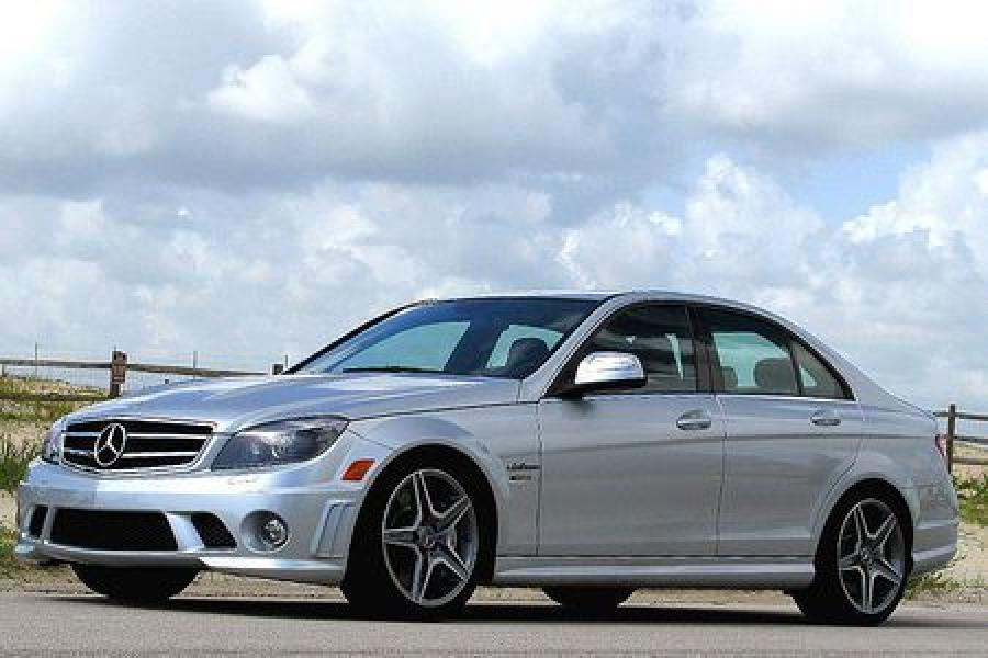  Mercedes-Benz C63 AMG by RENNtech 2008 года  (фото 1 из 13)